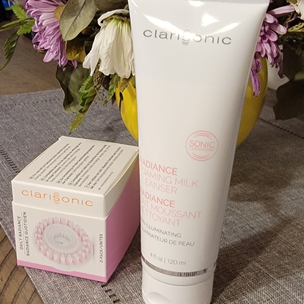 Clarisonic Mia Radiance brush and forming milk cleanser